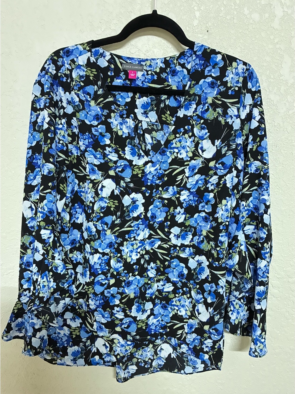 Vince Camuto Black Blue Floral V-Neck Long Sleeve Blouse